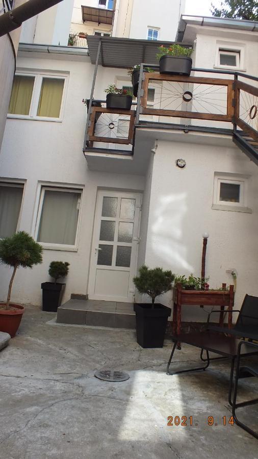 Little L Apartments Dorcol Belgrado Exterior foto